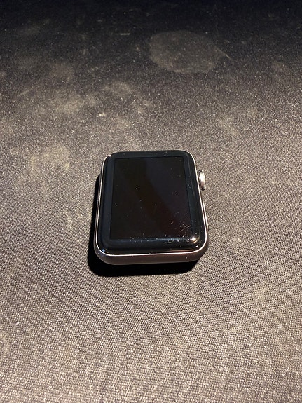 Apple Apple Watch Series 3 42mm GPS - 100% Batterihälsa