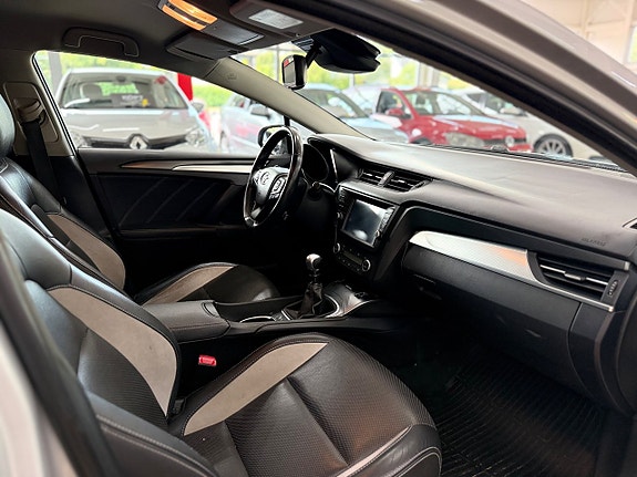 Toyota Avensis 14 of 17