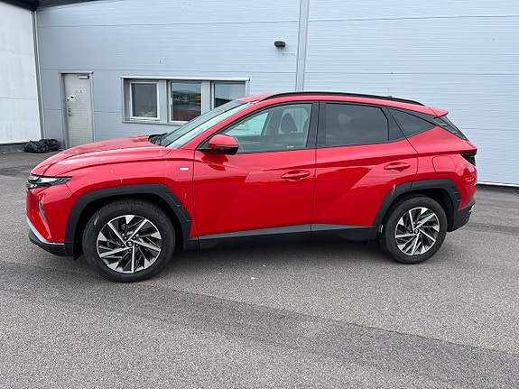 Hyundai Tucson 2 of 5