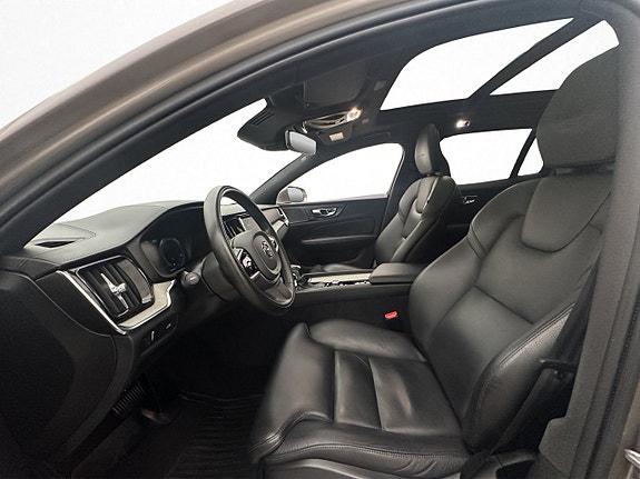 Volvo V60 8 of 30