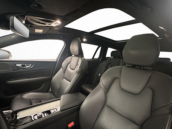 Volvo V60 10 of 30