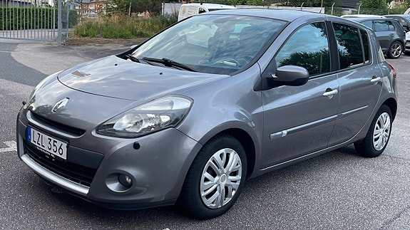 Renault Clio 2 of 12