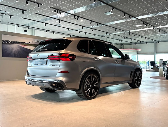 BMW X5 4 of 5