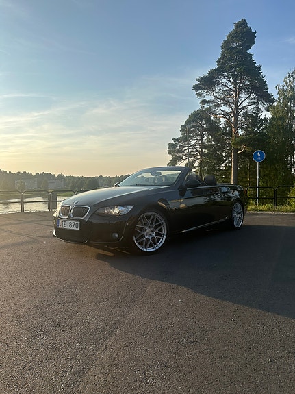 BMW 330d 4 of 5