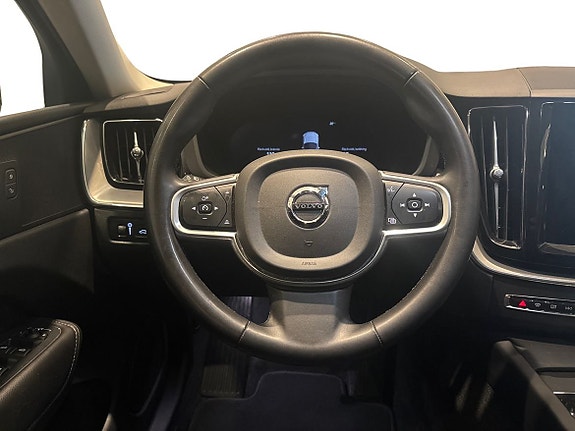 Volvo XC60 10 of 15
