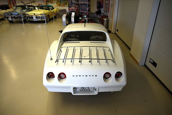 Chevrolet Corvette 9 of 30