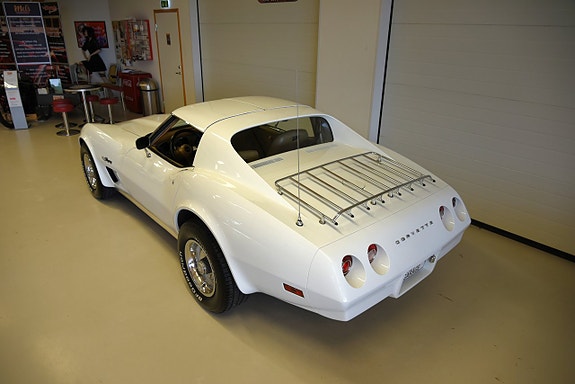 Chevrolet Corvette 10 of 30