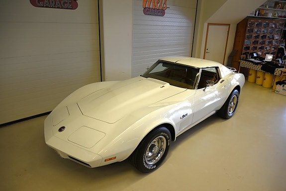 Chevrolet Corvette 14 of 30