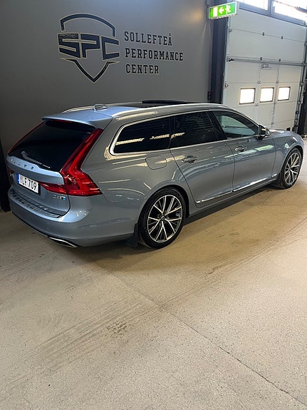 Volvo V90 3 of 5