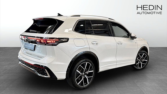 Volkswagen Tiguan 2 of 13