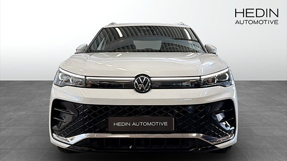 Volkswagen Tiguan 8 of 13