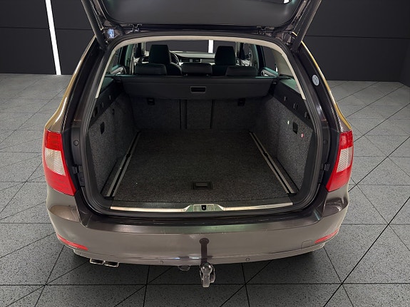 Skoda Superb 17 of 30