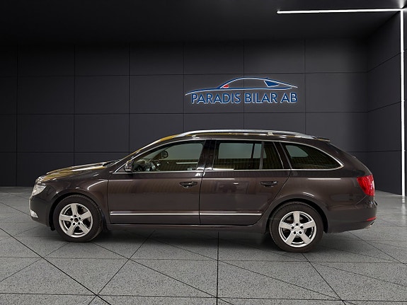 Skoda Superb 2 of 5