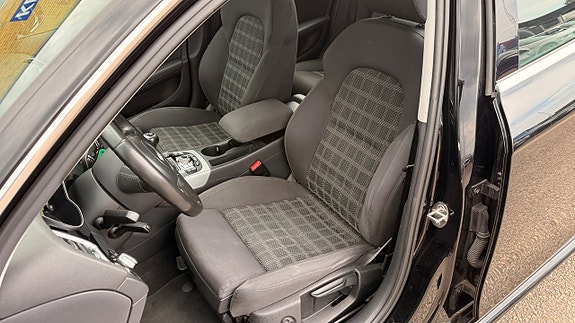 Audi A4 9 of 30