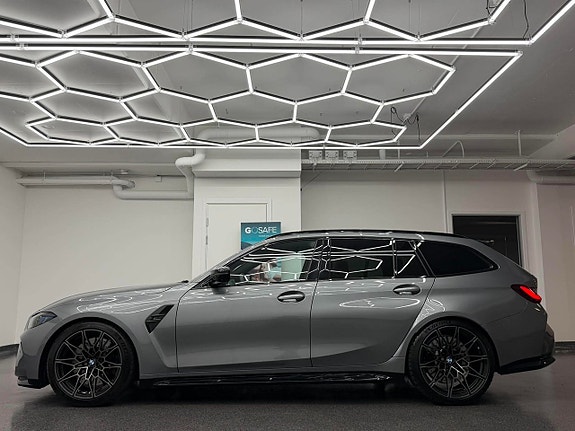 BMW M3 2 of 5