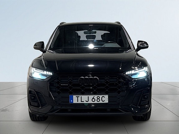 Audi Q5 2 of 5
