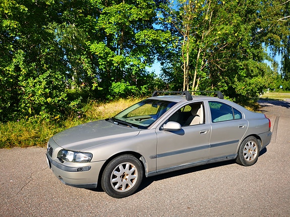 Volvo S60 2 of 2