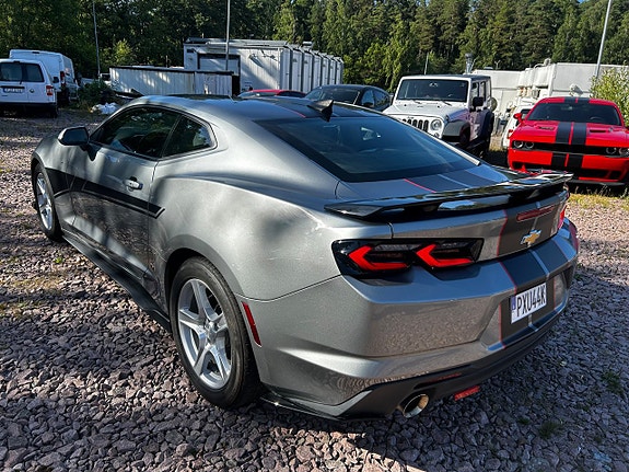 Chevrolet Camaro 4 of 19
