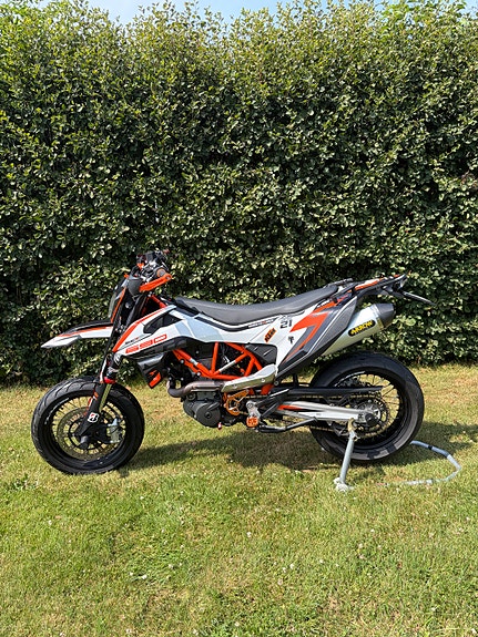 KTM KTM 690 SMC R 2 of 5