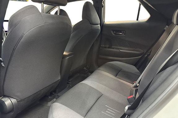 Toyota C-HR 13 of 21