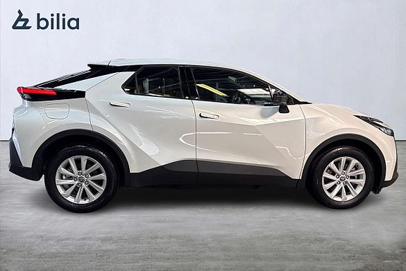Toyota C-HR 18 of 21