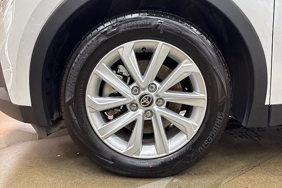 Toyota C-HR 17 of 21