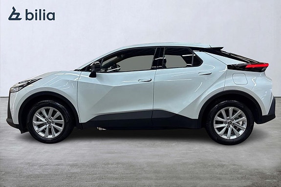 Toyota C-HR 3 of 21