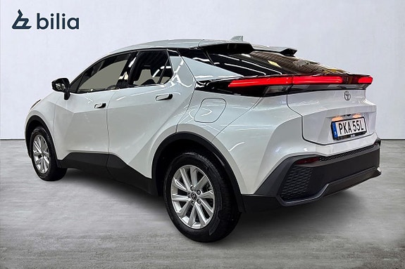 Toyota C-HR 2 of 21