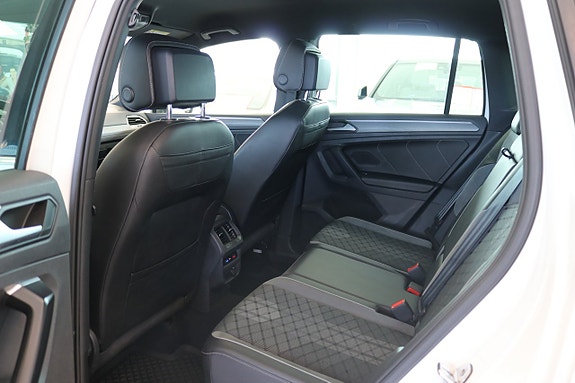 Volkswagen Tiguan 14 of 28