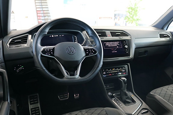 Volkswagen Tiguan 16 of 28
