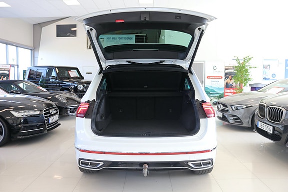 Volkswagen Tiguan 4 of 28