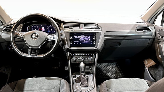Volkswagen Tiguan 10 of 21