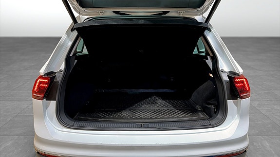 Volkswagen Tiguan 12 of 21