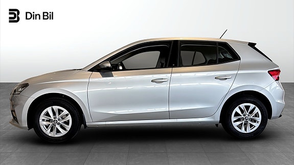 Skoda Fabia 2 of 13
