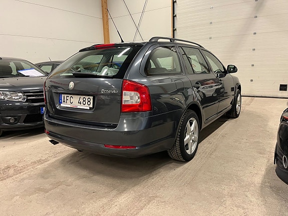Skoda Octavia 3 of 5