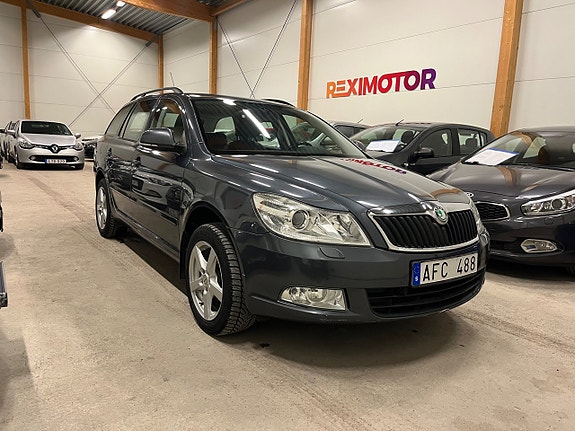Skoda Octavia 2 of 5