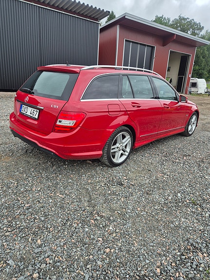 Mercedes-Benz C200 6 of 8