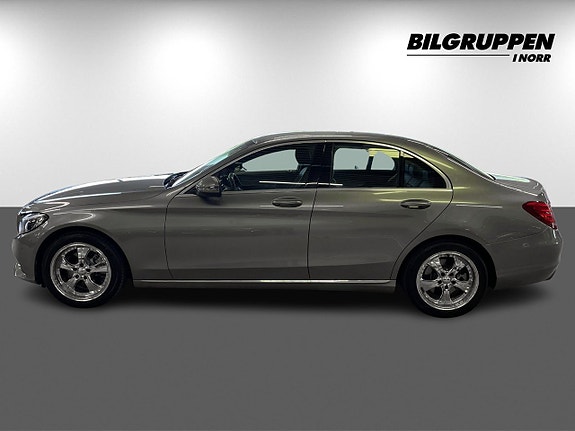 Mercedes-Benz C220 d 4 of 5