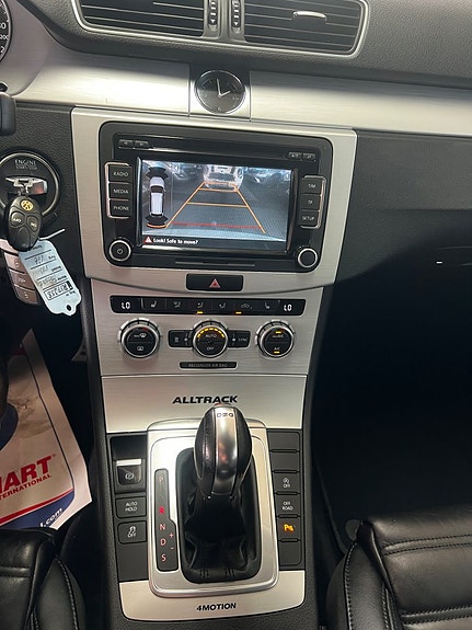 Volkswagen Passat Alltrack 13 of 19