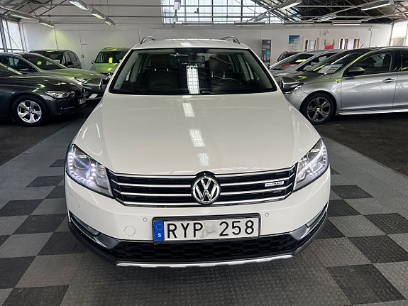 Volkswagen Passat Alltrack 6 of 19