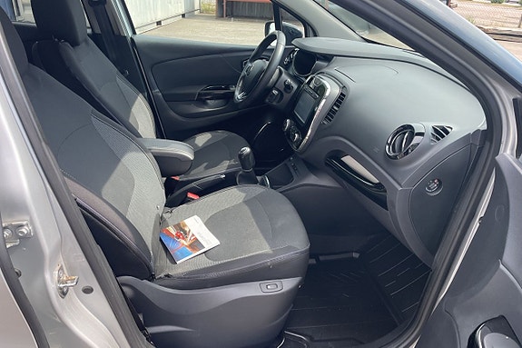 Renault Captur 14 of 16
