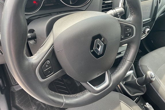 Renault Captur 8 of 16