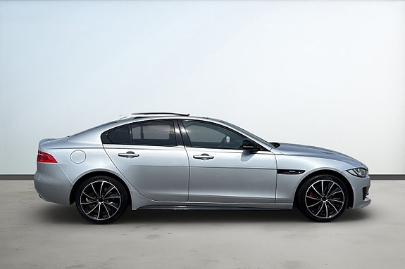 Jaguar XE 6 of 21