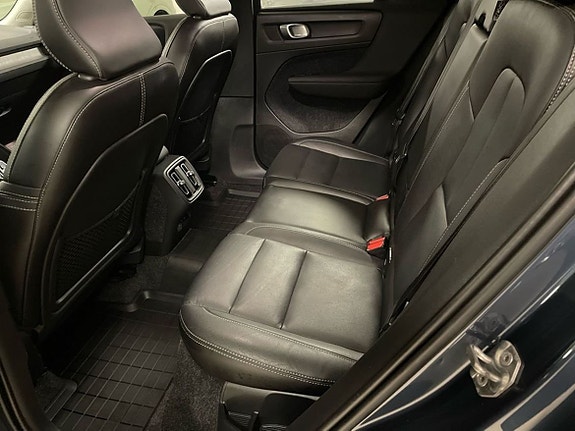 Volvo XC40 16 of 17