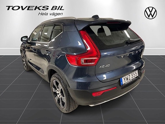 Volvo XC40 5 of 17