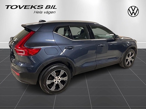 Volvo XC40 6 of 17