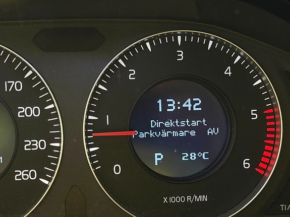 Volvo XC70 15 of 19