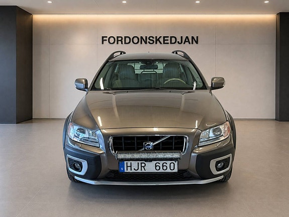 Volvo XC70 3 of 19