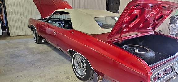 Chevrolet Impala 2 of 5
