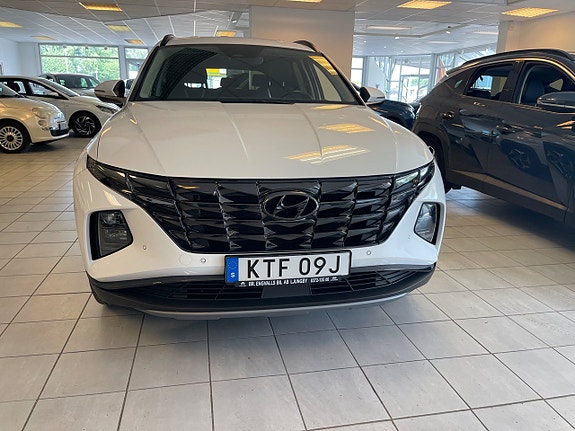 Hyundai Tucson 2 of 5
